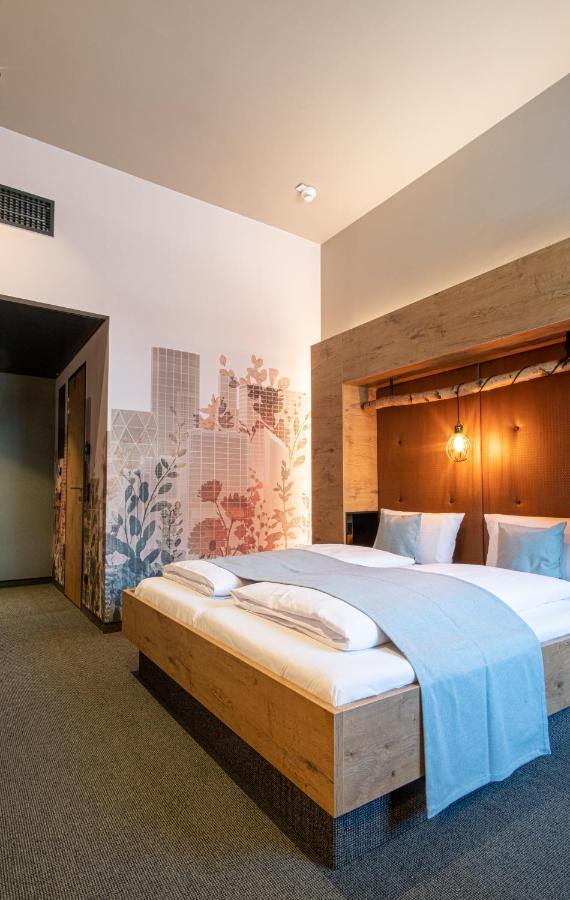 Riku Hotel Goppingen Bagian luar foto